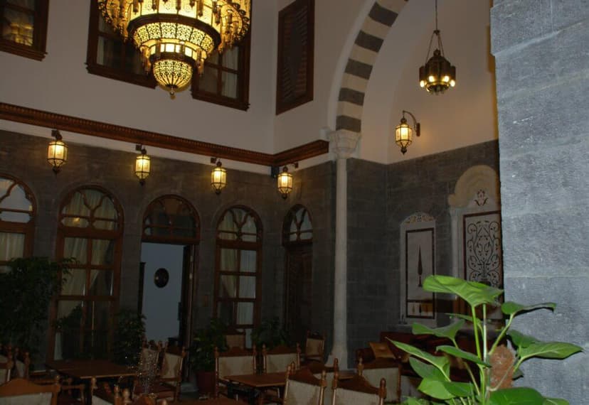 Al-Fares Hotel